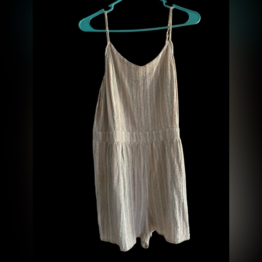 Mystree striped romper w pockets and smocked back sz L